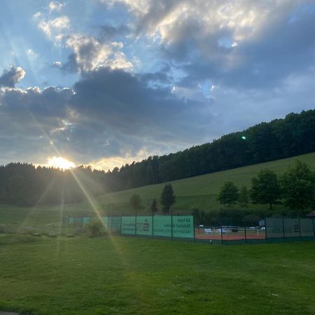S-Chalet Camping Mit Comfort Im Schwarzwald Steinach (Baden-Wurttemberg) Exterior foto